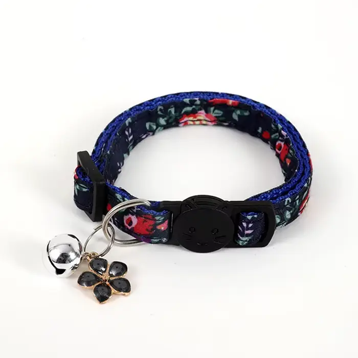Colliers de chat détachables avec cloches et pendentif, collier de chat à fleurs, colliers réglables