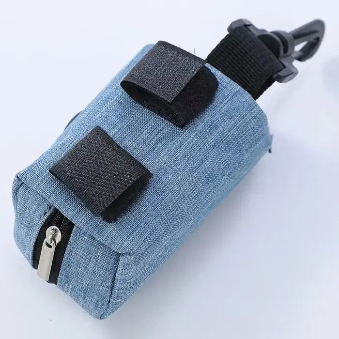 Distributeur de sacs de merde de chien suspendu