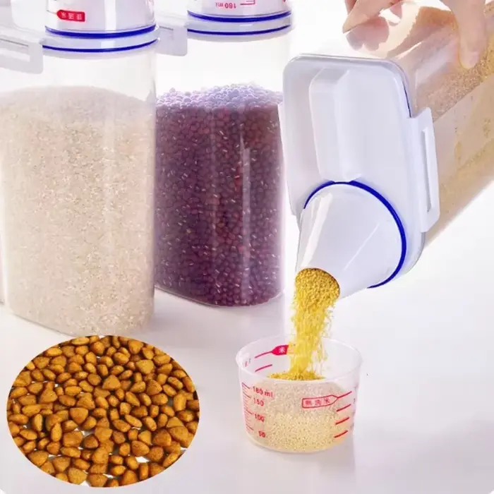 Seau de nourriture pour chien et chat