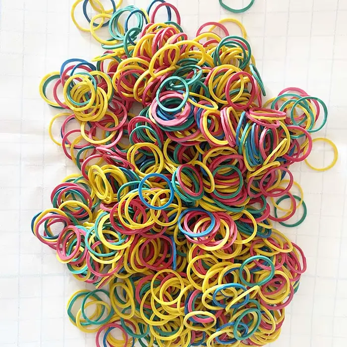 100 pièces/lot élastique pour poils d'animaux 7 couleurs haute élasticité chien chat cheveux accesso