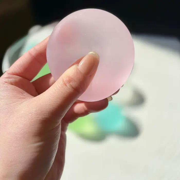Balle en velours semi-transparente à presser, anti-stress, apaisante, à récupération lente, jouet se